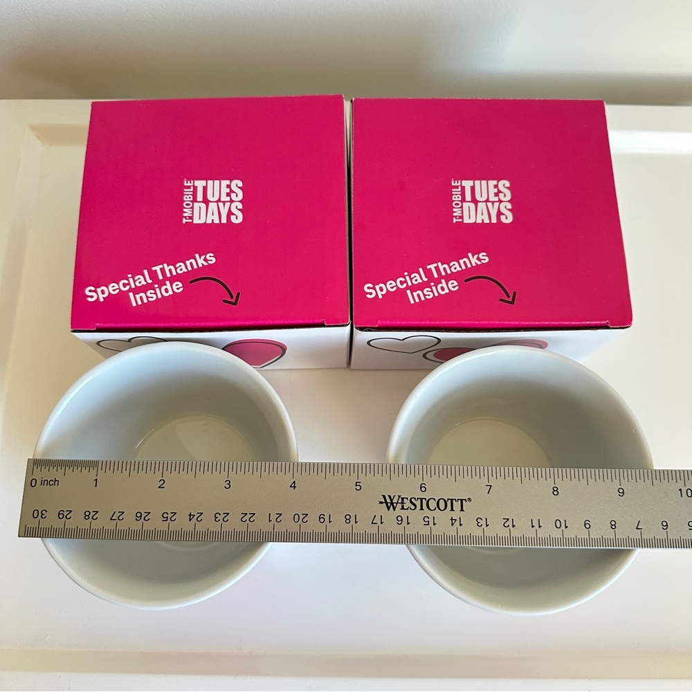 Heart Coffee Cups Set of Two Mugs T Mobile Tuesdays Valentines Limited Edition - Picture 8 of 9